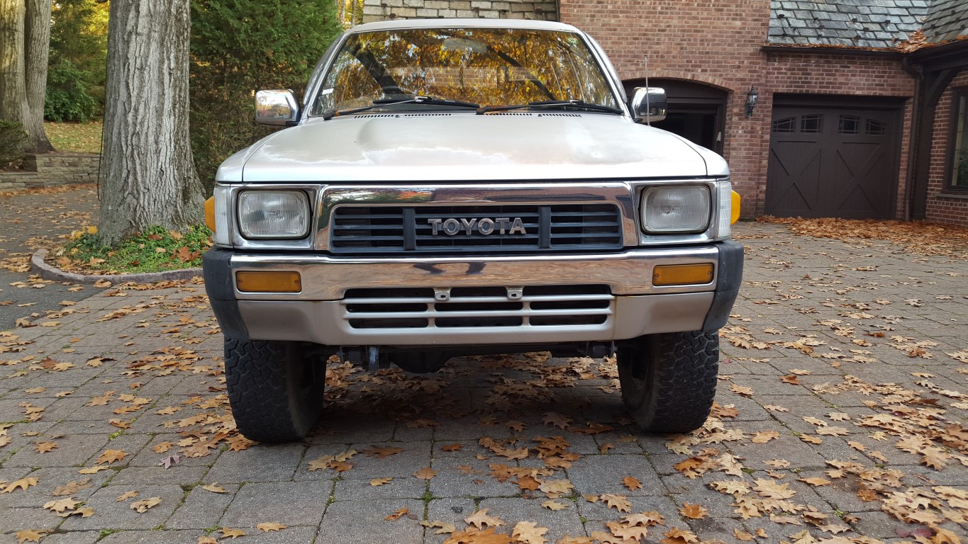 1989 Toyota Hilux Pickup Crew Cab - OttoEx