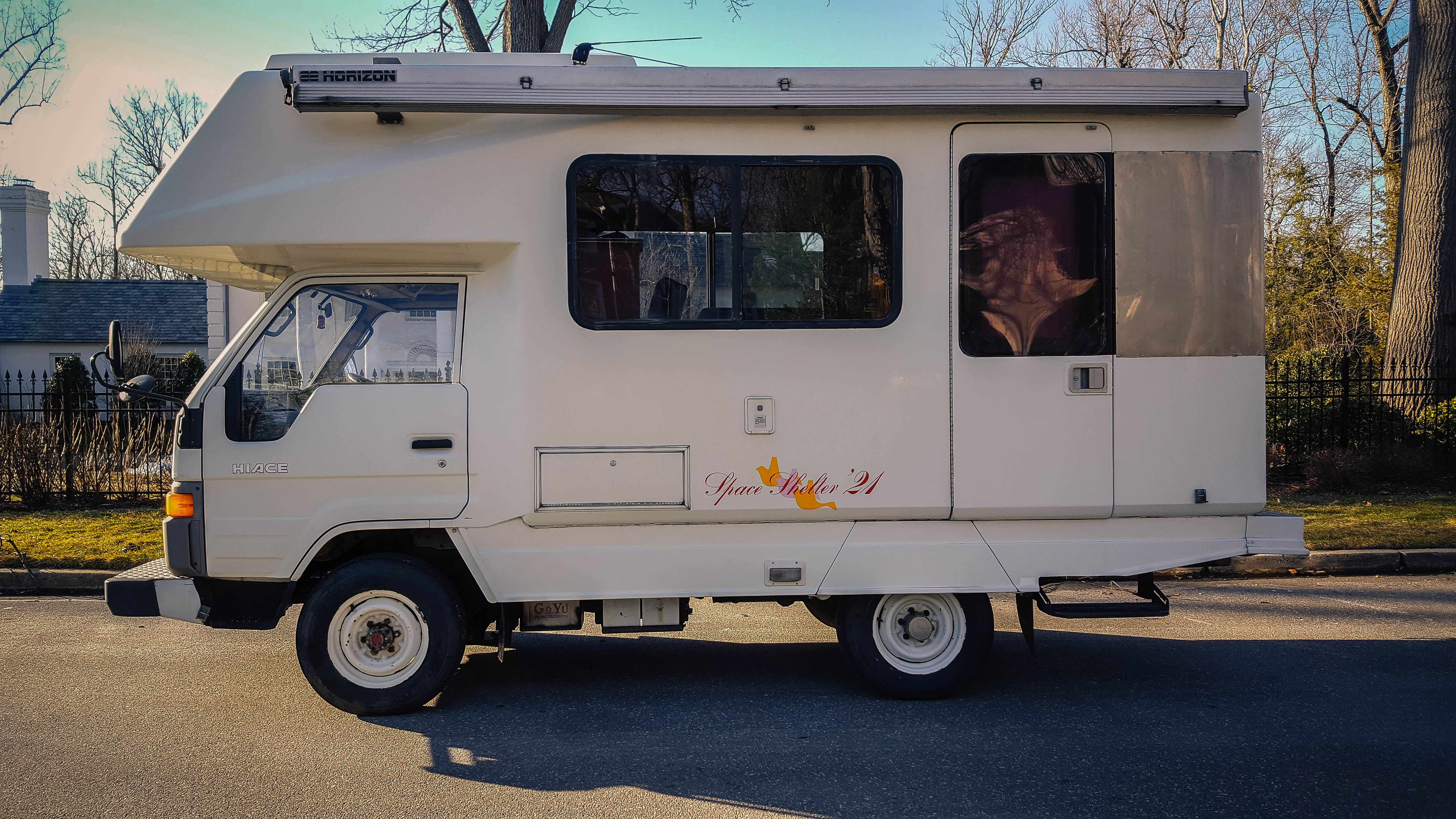 1990 Toyota HiAce Camper - OttoEx