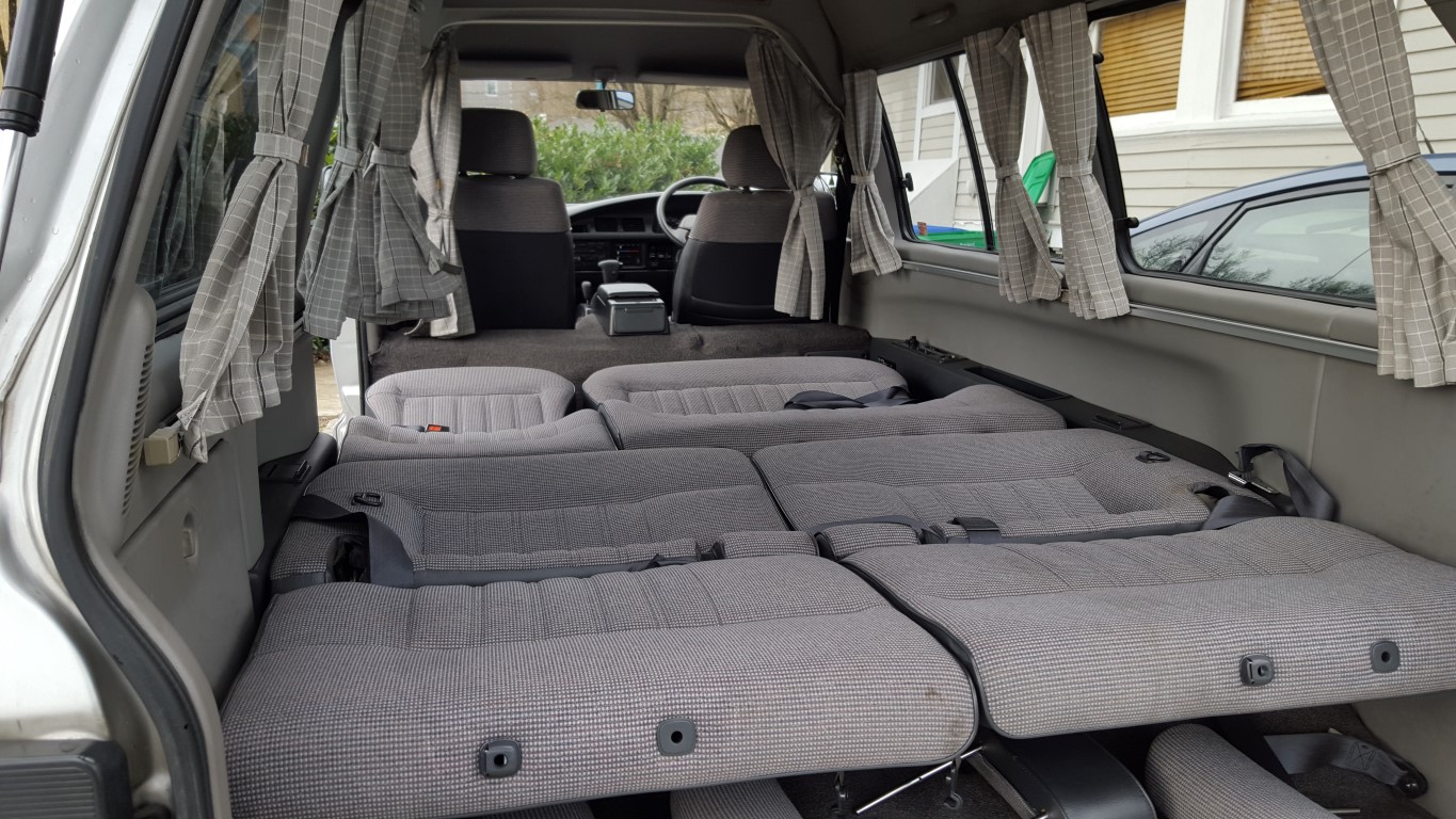 Toyota Hiace спальное место