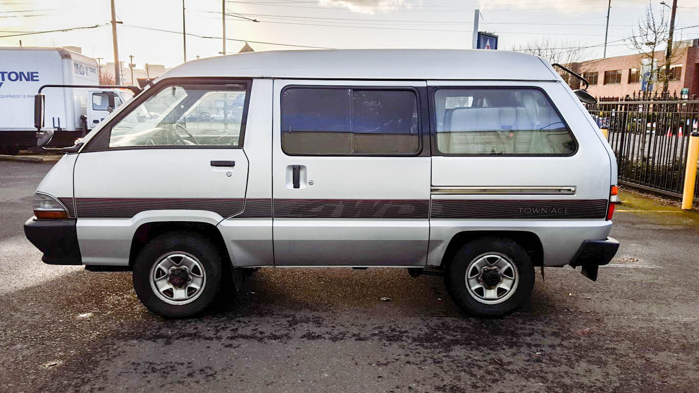 Тойота таун айс владивосток. Toyota Town Ace. Toyota Town Ace 1978. Toyota Town Ace 2015. Тойота Таун айс 1989.