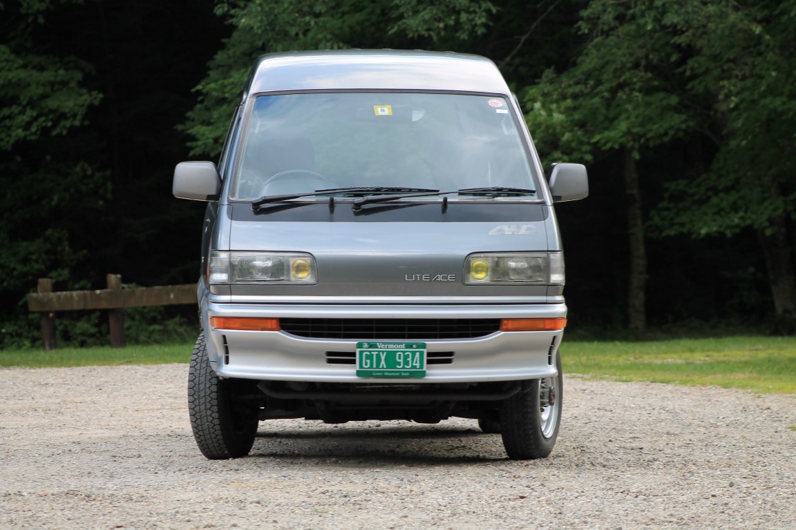 Toyota light ace