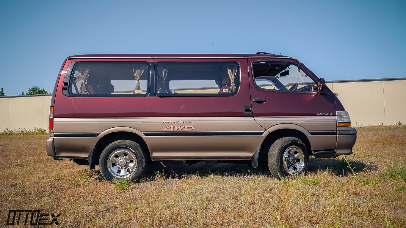 Toyota Hiace 4